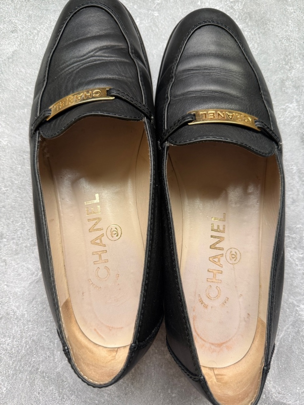 CHANEL Black Leather Loafers with Gold plate flats 38 - Picture 2 of 10